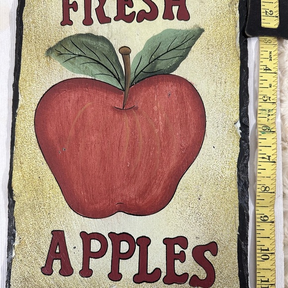 🍎Fresh Apple Hand Painted Hanging Sign made of Natural Slate - Picture 4 of 9